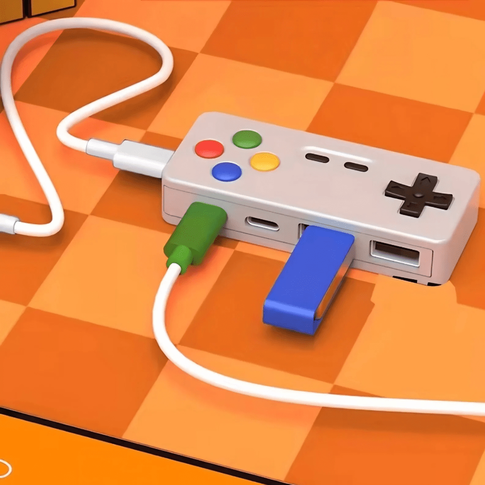 Gaming 4 - in - 1 USB - C Hub - Retro Style - iPady Palestine